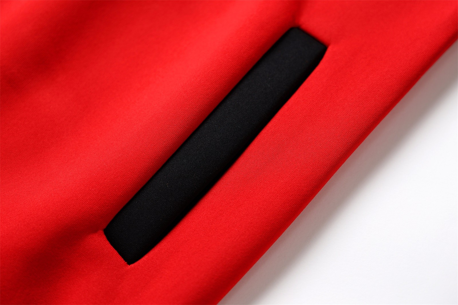 衛(wèi)衣細(xì)節(jié)展示