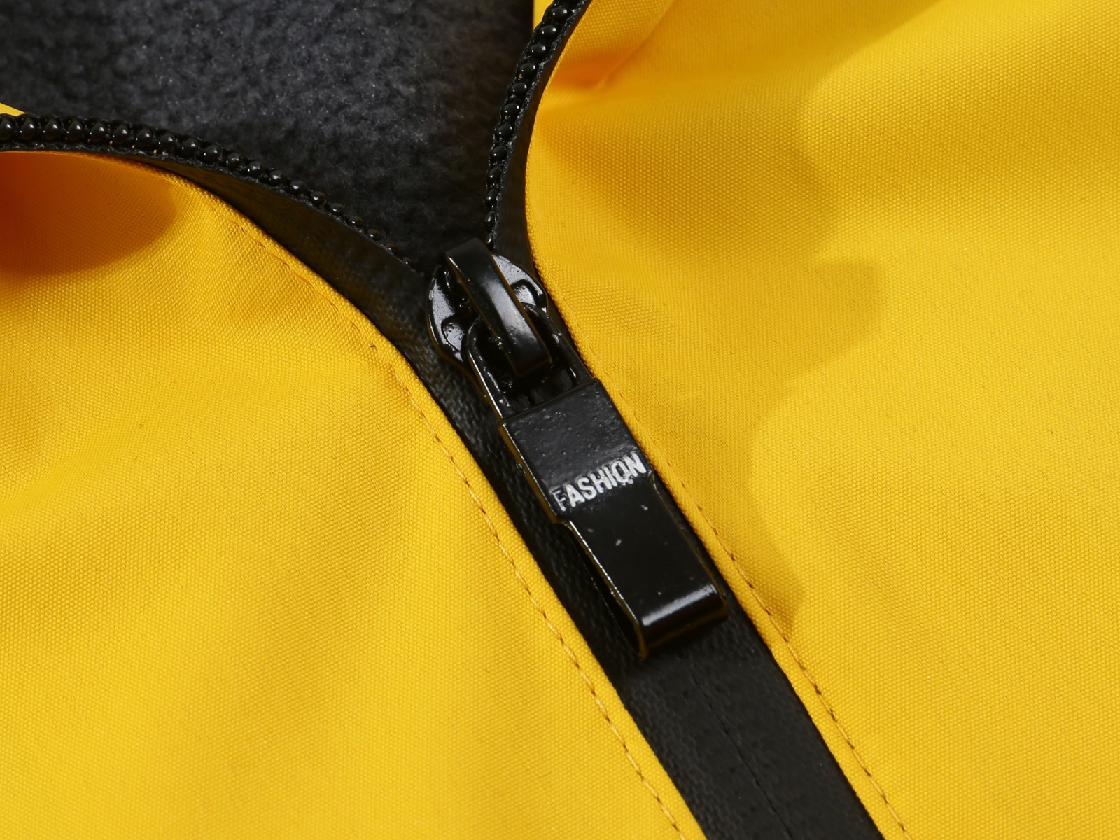 沖鋒衣細節(jié)展示圖